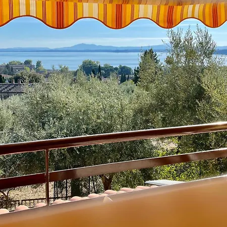 Jenny - Via Vittorio Minelli *