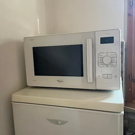 Jenny - Via Vittorio Minelli * باسّينيانو سول تْرازي