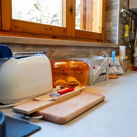 Jenny - Via Vittorio Minelli * باسّينيانو سول تْرازي