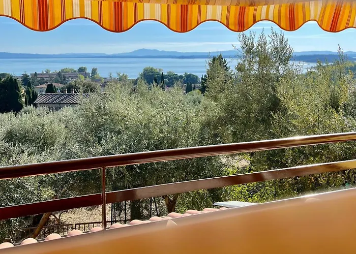 Jenny - Via Vittorio Minelli *